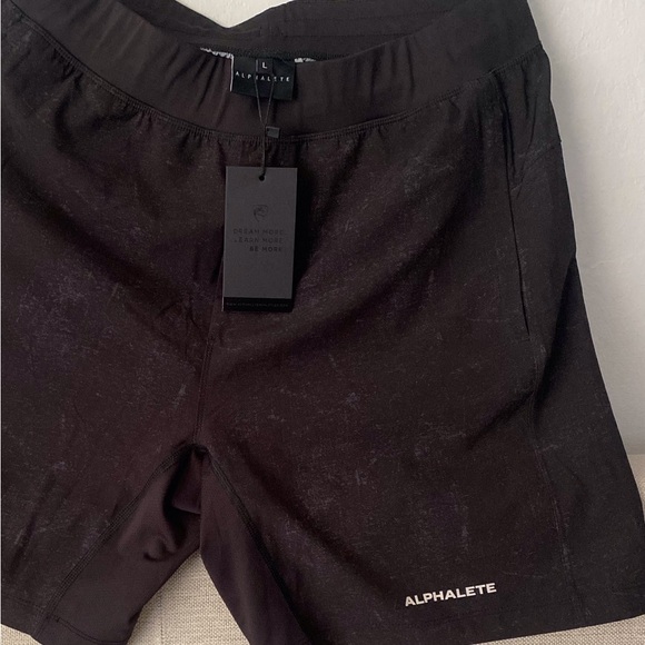 Men’s ALPHALETE workout gym shorts NWT Large - Picture 2 of 2